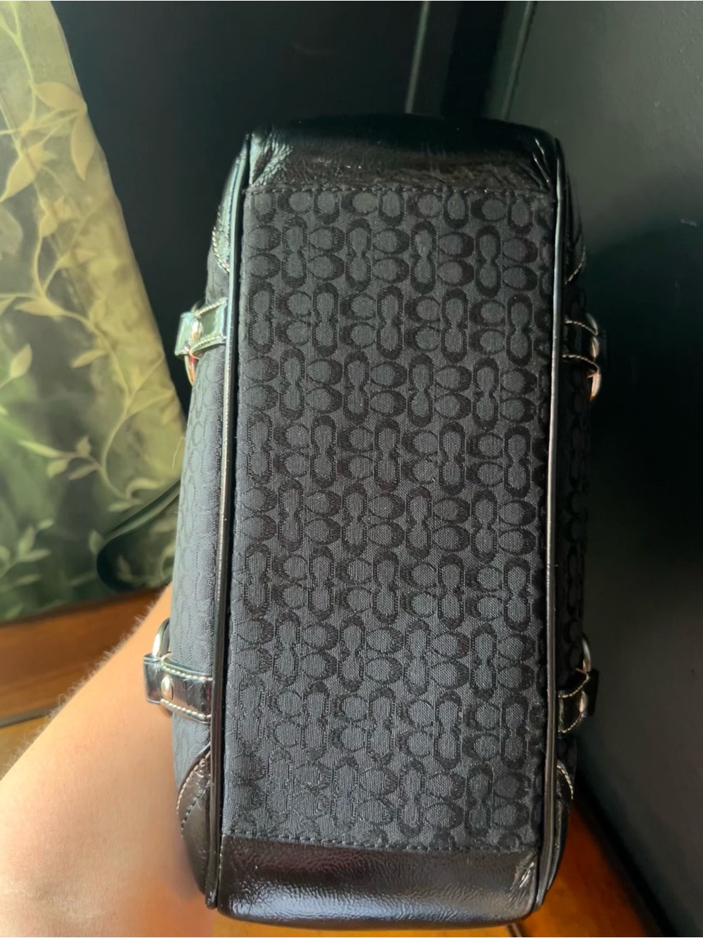 COACH Gallery Tote Signature Black
Jacquard Patent Leather D0849-F12344 - Picture 8 of 17